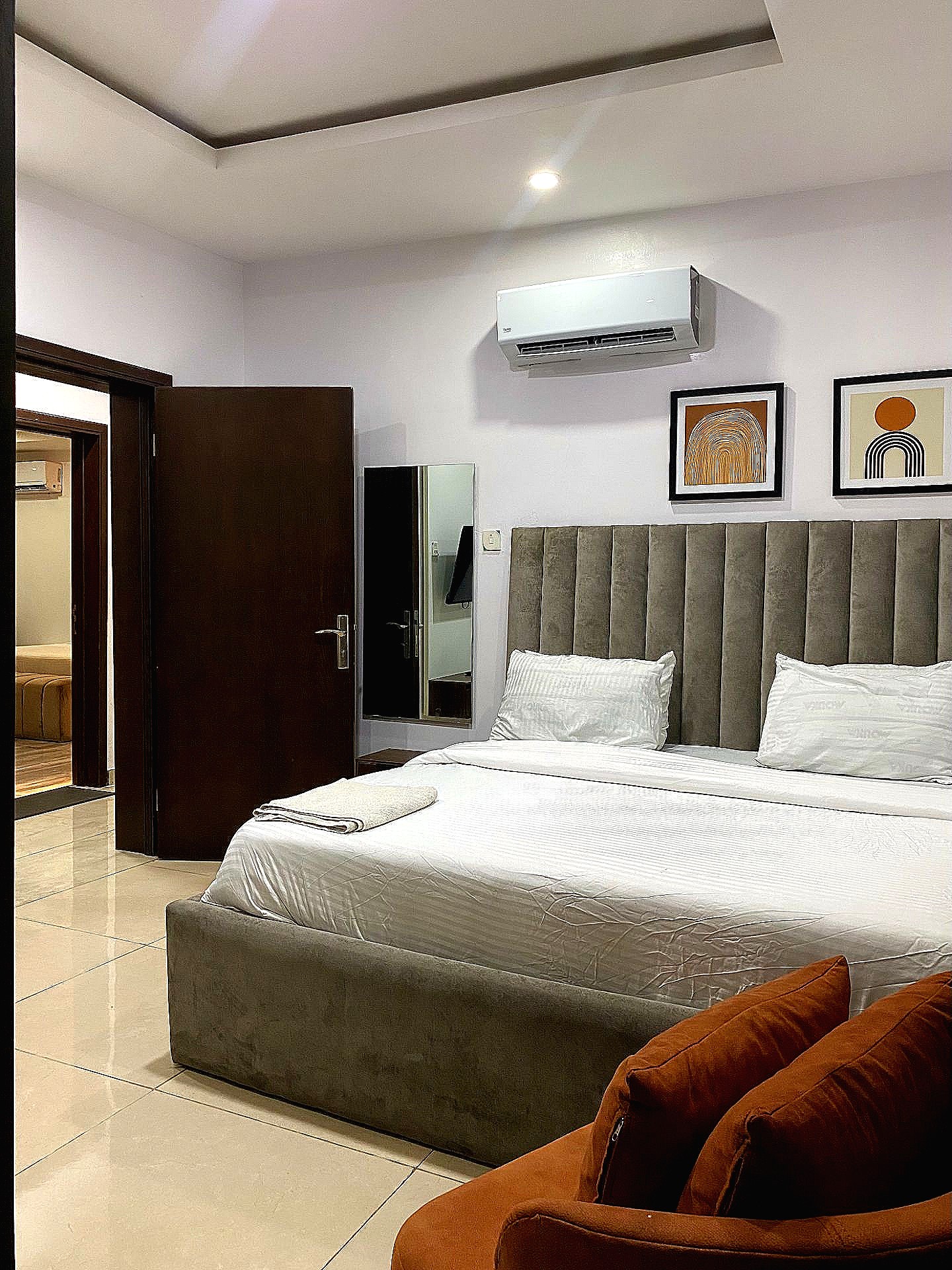 The Chrislea Apartment- Luxury 3-bedroom Apartment in Ikoyi — photo 1